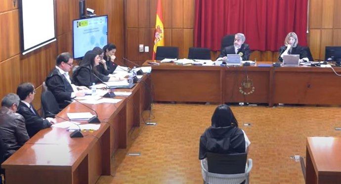 La viuda del hombre asesinado a tiros en un bar del paseo marítimo del Puerto de Mazarrón, en Mazarrón (Murcia), en junio de 2021, declara como testigo en el juicio