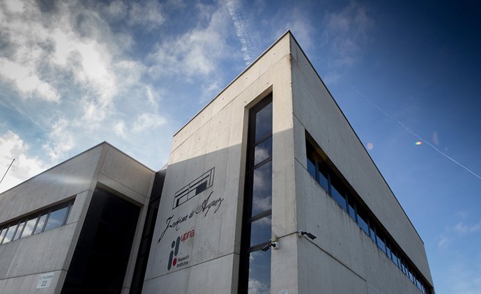 Archivo - Exterior del edificio Jerónimo de Ayanz, en el campus de Arrosadia.