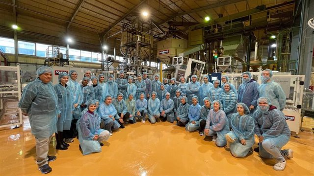 Un grupo de 50 alumnos de Química de la Universidad de Oviedo visita las instalaciones de Cafés Oquendo