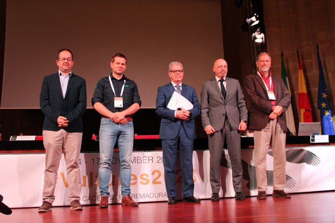 Autoridades en el Congreso Europeo de Conservación de Buitres