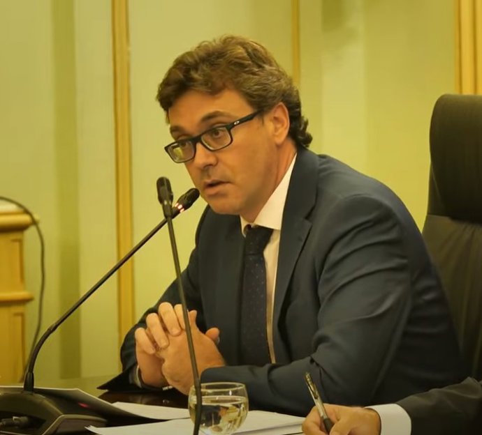 El vicepresidente y conseller de Economía, Hacienda e Innovación, Antoni Costa, en una comparecencia en el Parlament.