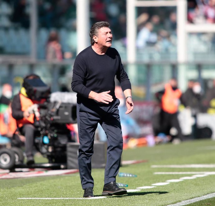 Archivo - Walter Mazzarri, Manager of Cagliari Calcio during the Italian championship Serie A football match between Torino FC and Cagliari Calcio on February 27, 2022 at Stadio Olimpico Grande Torino in Turin, Italy - Photo Nderim Kaceli