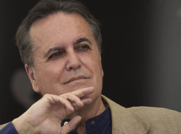 El escritor Juan Cobos Wilkins