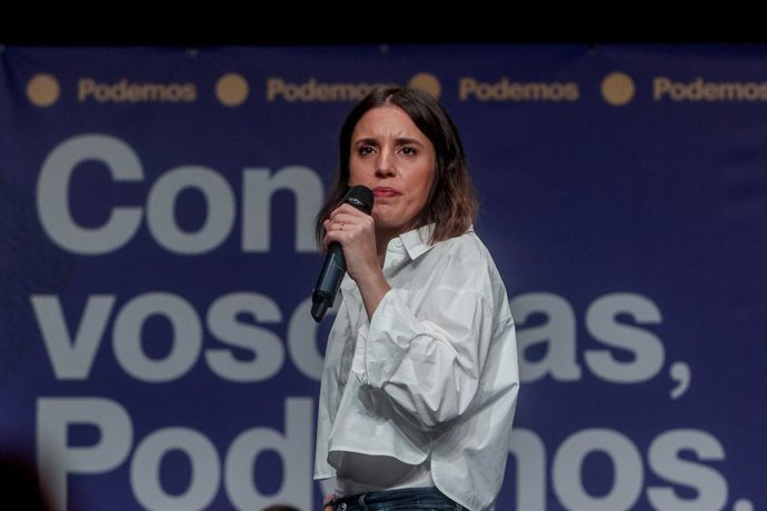 La secretaria de Acción de Gobierno de Podemos y ministra de Igualdad en funciones, Irene Montero, interviene durante una Conferencia Política del partido, en el Círculo de Bellas Artes, a 4 de noviembre de 2023, en Madrid (España). La conferencia se ha