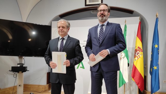 Salvador Fuentes y Adolfo Molina presentan las actuaciones para llevar agua potable a los grifos del Norte de Córdoba