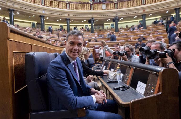 Archivo - Arxivo - El president del Govern en funcions, Pedro Sánchez en la investidura de Núñez Feijóo