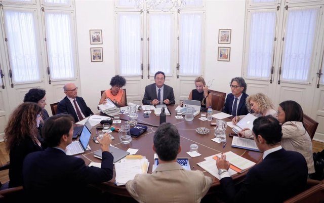 Archivo - El fiscal general del Estado, Álvaro García Ortiz (c), durante el primer pleno del Consejo Fiscal bajo su presidencia
