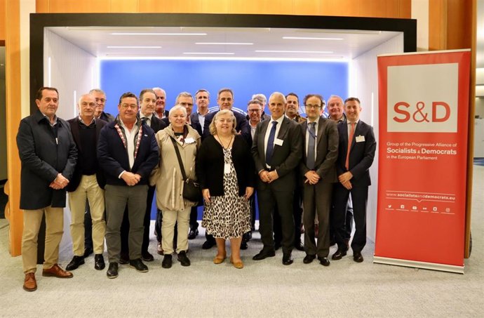 Clara Aguilera (PSOE) debate con las cooperativas agroalimentarias de Andalucía la actualidad legislativa en Europa.