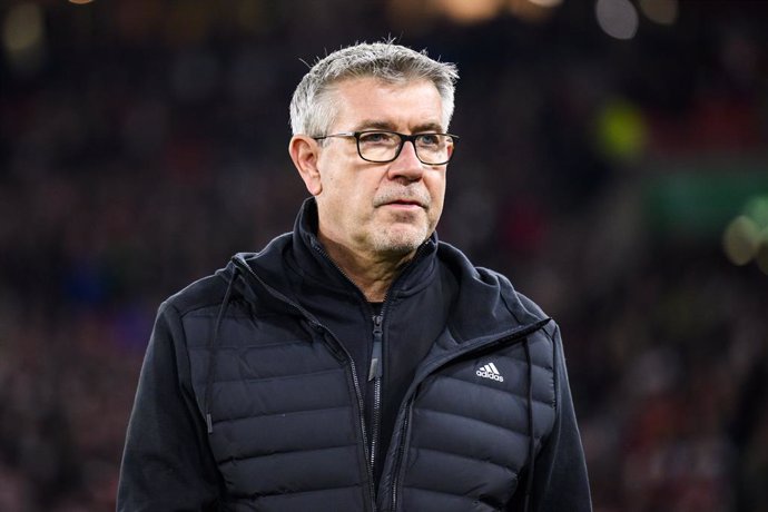 FILED - 31 October 2023, Baden-Wuerttemberg, Stuttgart: Union Berlin's coach Urs Fischer stands in the stadium before the German DFB Cup soccer match between VfB Stuttgart and 1. FC Union Berlin at MHPArena. Union Berlin have parted ways with coach Urs 