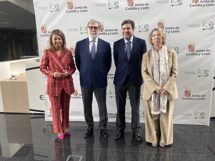 Marian Hidalgo (i), Santiago Aparicio, Carlos Fernández Carriedo e Isabel Clavero.