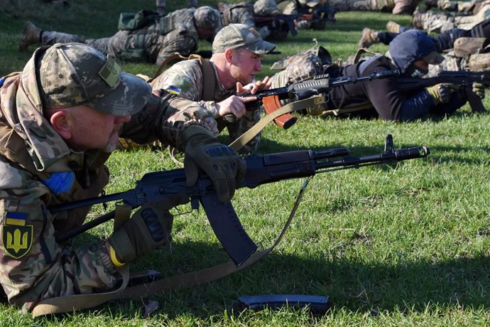 November 13, 2023, Zaporizhzhia, Ukraine: Ukrainian infantrymen train with military instructor to upgrade combat skills in Zaporizhzhia. Ukraine's government is looking for ways to make its people sign up for military service more palatable. The Digital