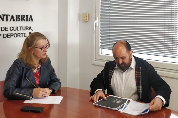 La Consejera De Cultura, Turismo Y Deporte, Eva Guillermina Fernández, Recibe Al Alcalde De Miengo, Marino García