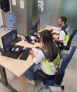 Archivo - Agentes de Policía Nacional en Ibiza