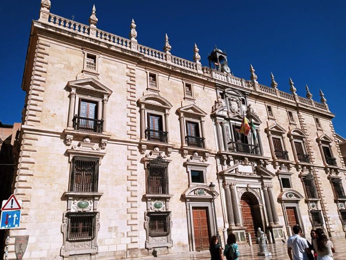 Fachada del TSJA, en Granada.