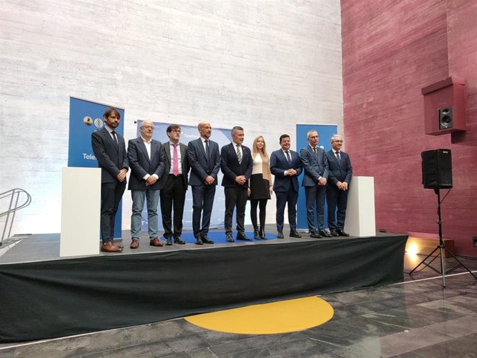 Autoridades en la inauguración del escaparate tecnológico 'InnovaTE 2023'