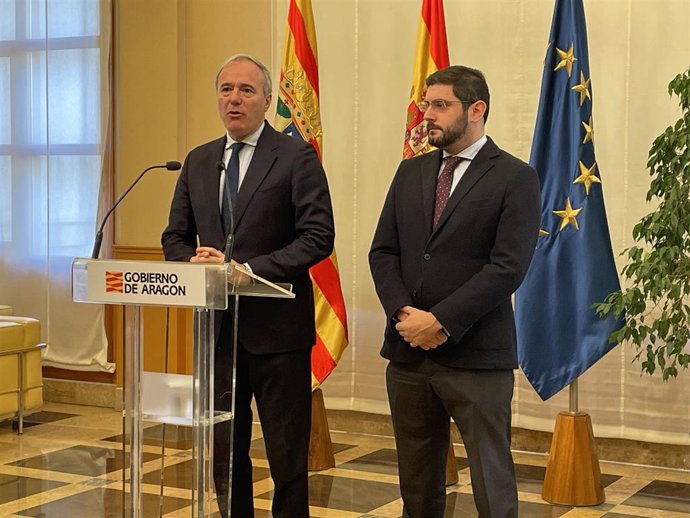 El jefe del Ejecutivo autonómico, Jorge Azcón, junto con el vicepresidente primero, Alejandro Nolasco