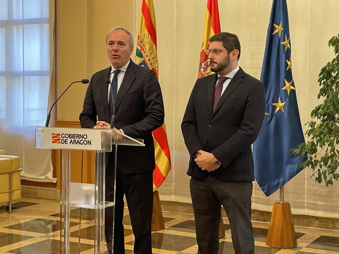 El jefe del Ejecutivo autonómico, Jorge Azcón, junto con el vicepresidente primero, Alejandro Nolasco