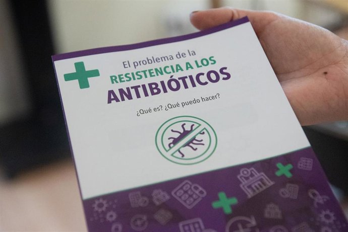 Salud y el Colegio de Farmacéuticos de La Rioja presentan una campaña informativa sobre el uso racional de antibióticos
