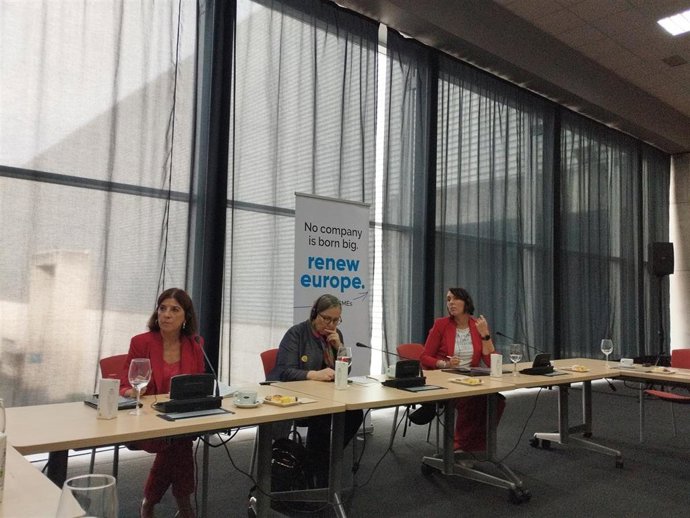 Eurodiputadas del grupo Renew Europe