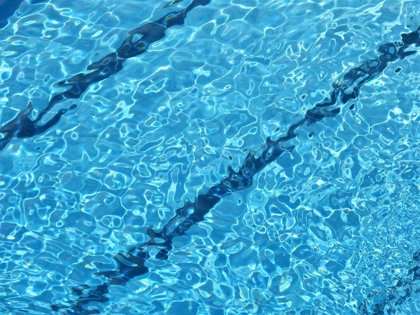 imagen de agua de piscina