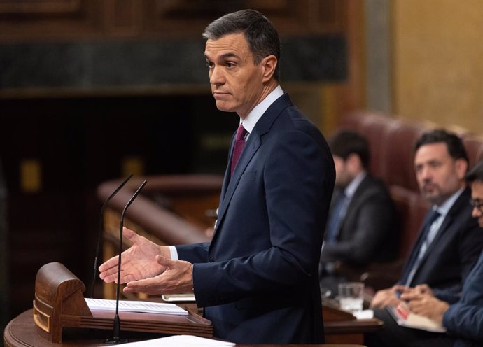 El presidente del Gobierno en funciones y candidato a la reelección, Pedro Sánchez, interviene durante la primera sesión del debate de investidura como presidente de Gobierno, en el Congreso de los Diputados, a 15 de noviembre de 2023, en Madrid (España