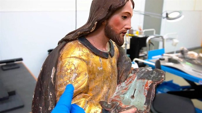 Obras de la iglesia desacralizada de San Lázaro, perteneciente al Hospital Macarena de Sevilla.