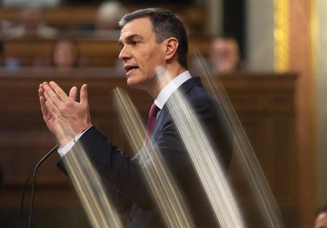 El presidente del Gobierno en funciones y candidato a la reelección, Pedro Sánchez, interviene durante la primera sesión del debate de investidura como presidente de Gobierno, en el Congreso de los Diputados, a 15 de noviembre de 2023, en Madrid (España).