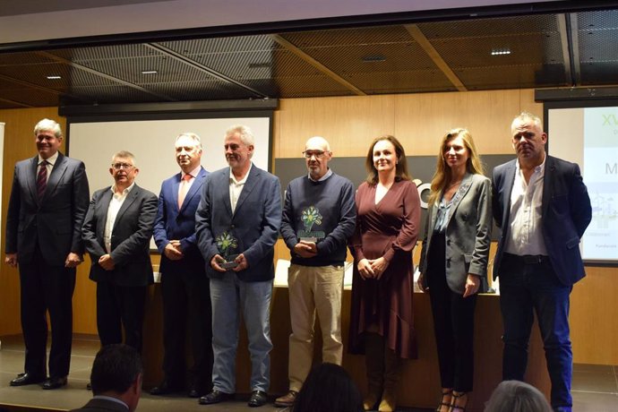 Los periodistas Raúl Limón y Sebastián Mateos, galardonados en la XVIII edición del premio Flacema de comunicación.