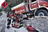 Bomberos trabajan en extinguir incendios en Ràfol y Teulada en Marina Alta, con el de Gata ya sofocado