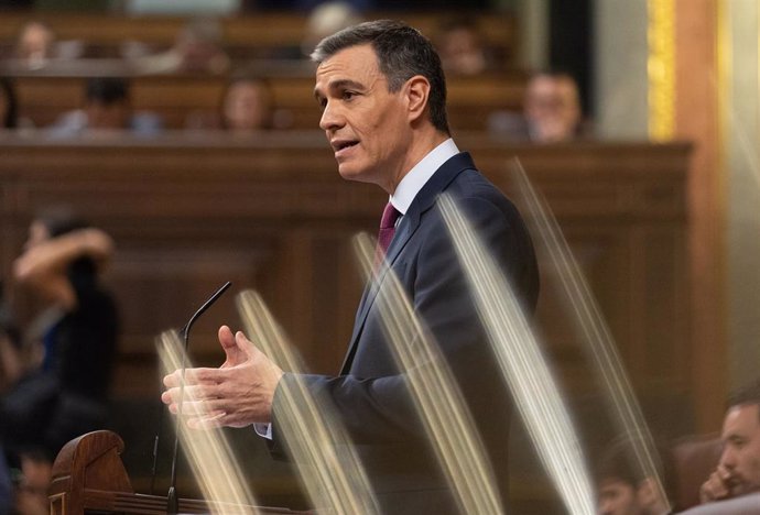 El presidente del Gobierno en funciones y candidato a la reelección, Pedro Sánchez, interviene durante la primera sesión del debate de investidura como presidente de Gobierno, en el Congreso de los Diputados.