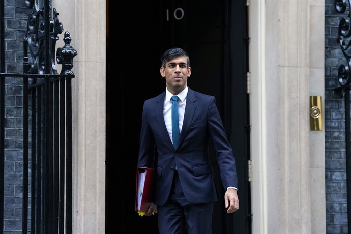 15 November 2023, United Kingdom, London: UK Prime Minister Rishi Sunak departs 10 Downing Street to attend Prime Minister's Questions at the Houses of Parliament. Photo: Stefan Rousseau/PA Wire/dpa