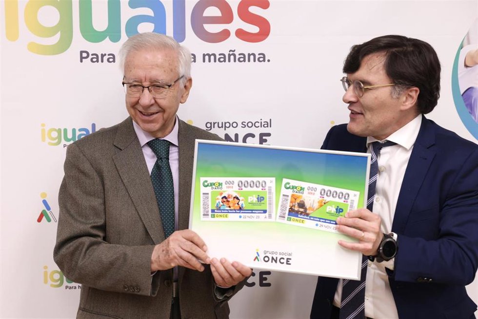 El buen trato y la soledad, motivos de los dos cupones que la ONCE dedica a la Plataforma de Mayores y Pensionistas