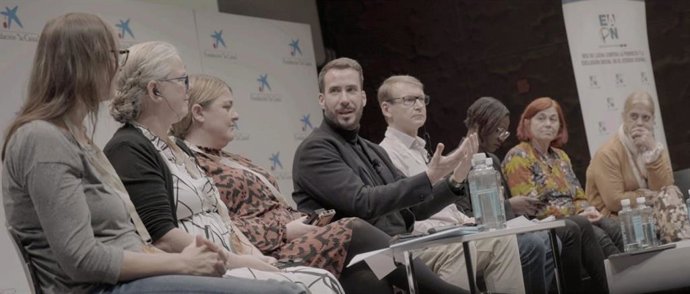 Un centenar de personas en situación de pobreza de 26 países europeos entregan sus propuestas sociales a la UE