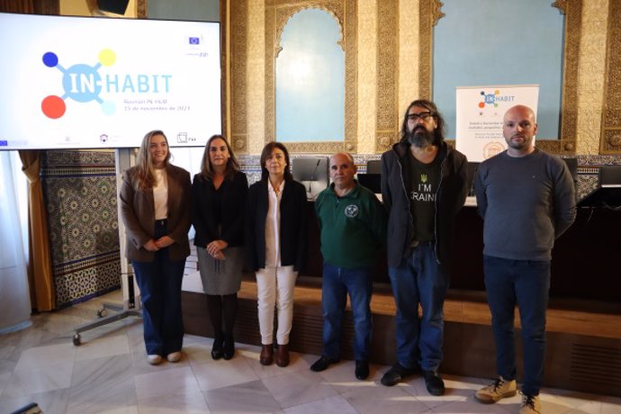 Participantes en la presentación de In-Habit.