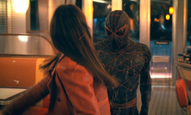 Un Spider-man negro asesino irrumpe en el tráiler de Madame Web, que revoluciona el 'Spiderverse'