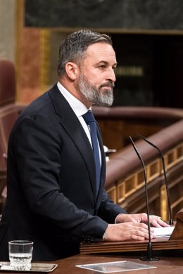 El líder de Vox, Santiago Abascal, interviene durante la primera sesión del debate de investidura de Pedro Sánchez como presidente de Gobierno, en el Congreso de los Diputados