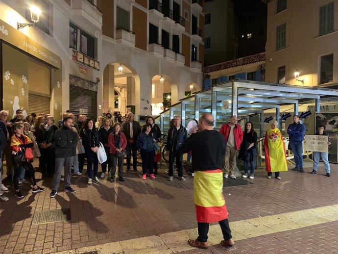 Concentración frente a la sede del PSOE en Palma