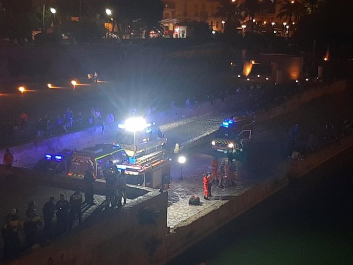 Operativo de búsqueda en el Muelle de la Sal
