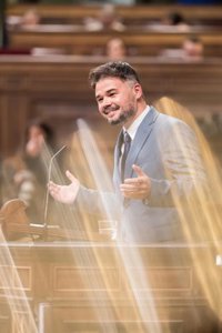 ERC exhibe poder obligar a Sánchez a convocar referéndum y se ve influyente para hacerle escuchar a Zapatero y no a Page