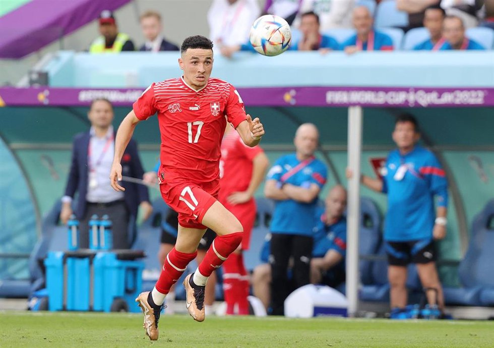 Archivo - Rubén Vargas, durante un partido con la selección suiza.