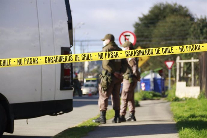 Archivo - Agentes de Carabineros en Chile