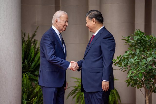 El president dels Estats Units, Joe Biden (esquerra) i el seu homòleg xinès, Xi Jinping (dreta)