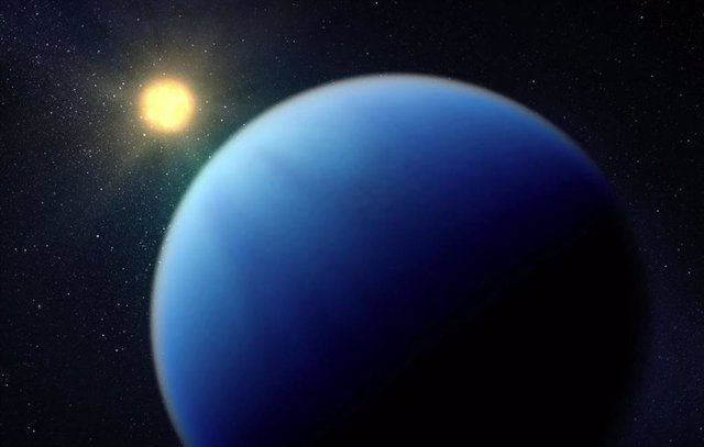 Esta ilustración muestra cómo podría verse el exoplaneta subneptuno TOI-421 b. En un nuevo estudio, los científicos han encontrado nueva evidencia que sugiere cómo este tipo de planetas pueden perder sus atmósferas.
