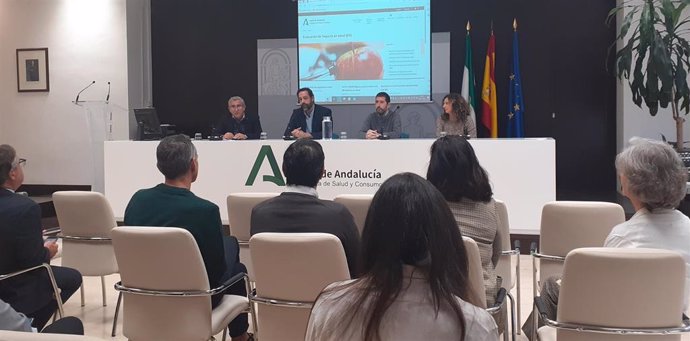 La Dirección General de Salud Pública y Ordenación Farmacéutica de la Consejería de Salud y Consumo ha presentado este jueves el 'Manual de Estándares Urbanísticos para potenciar la salud en nuestras ciudades'.