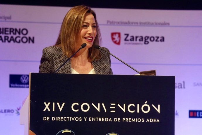 La alcaldesa de Zaragoza, Natalia Chueca, en la apertura de la Convención de la Asociación de Directivos y Ejecutivos de Aragón