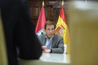Almeida critica que Sánchez vuelva a "agachar la cabeza" frente al independentismo para ser presidente