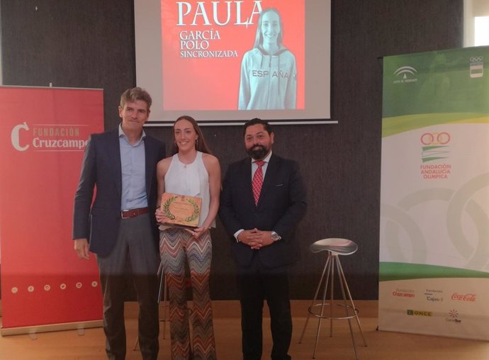 Archivo - Un momento de la entrega de una edición anterior de los Estímulos al Deporte en Sevilla.