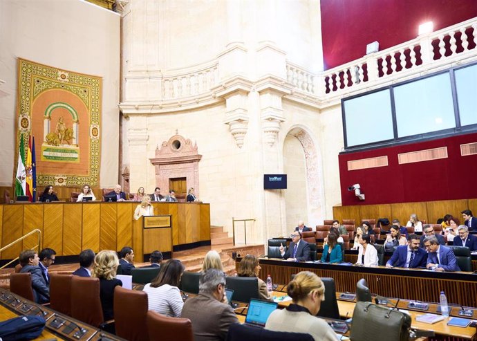 Debate de totalidad del Presupuesto andaluz de 2024 en el Pleno del Parlamento.