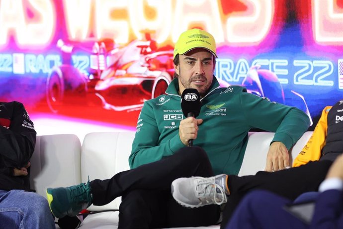 El piloto español de Fórmula 1 Fernando Alonso (Aston Martin), en el GP de Las Vegas 2023.