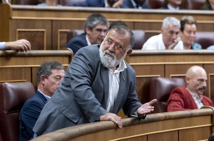 Archivo - Arxiu- El diputat socialista Herminio Rufino Sancho Iñiguez durant el ple d'investidura del líder del Partit Popular, en el Congrés dels Diputats, a 27 de setembre de 2023, a Madrid (Espanya). 